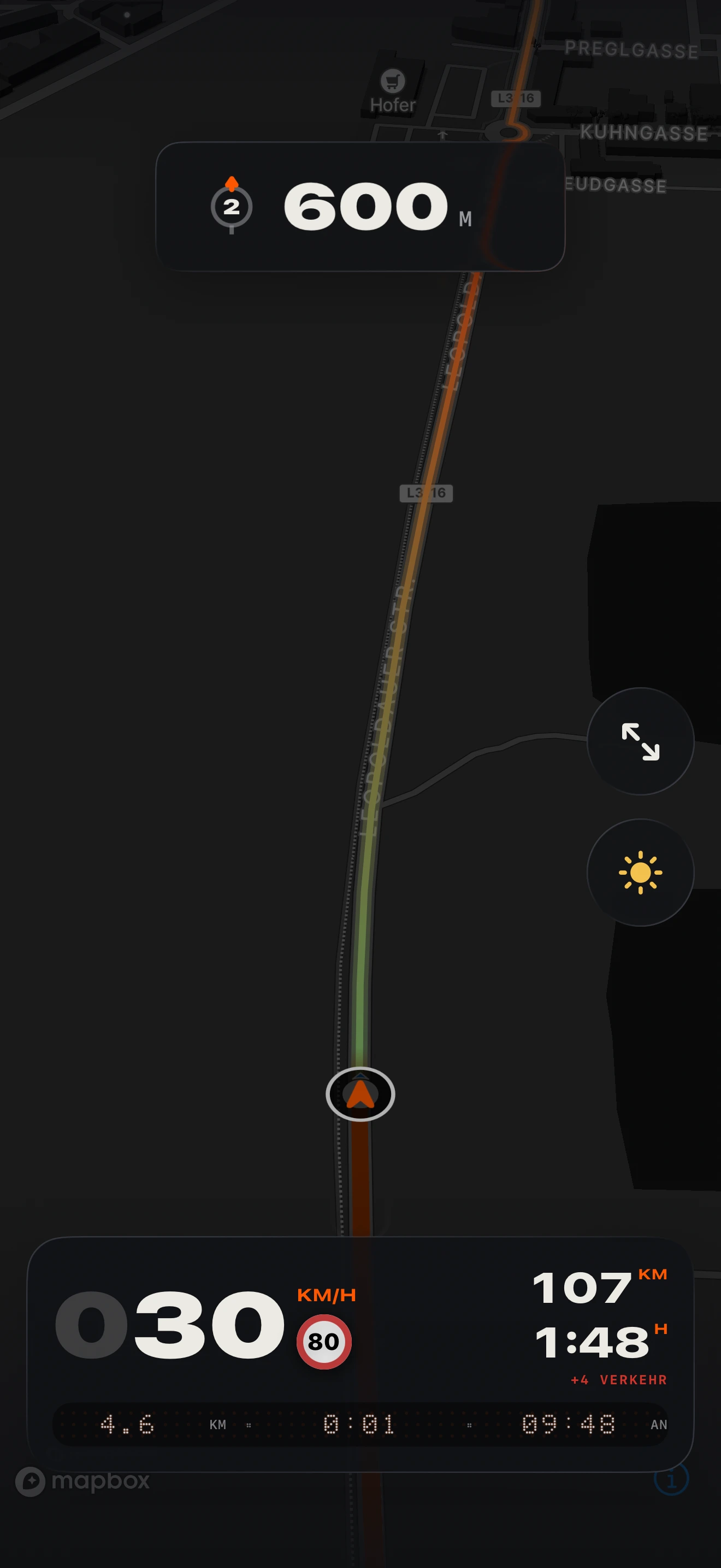 Navigation mit Manöveranzeige und Tempo